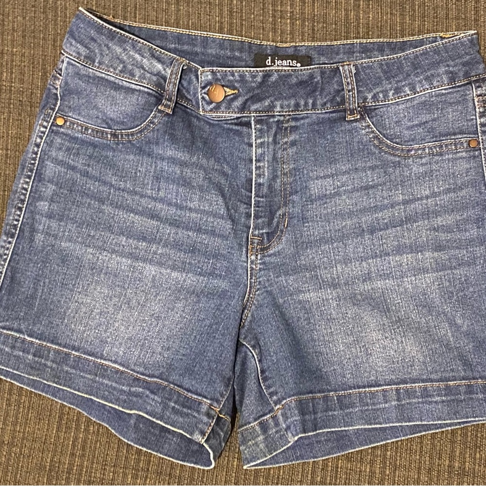 D. Jeans Classic Blue Jean Shorts